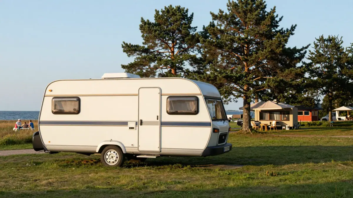 Campingvognsforsikring: guide til pris og dækning i 2026